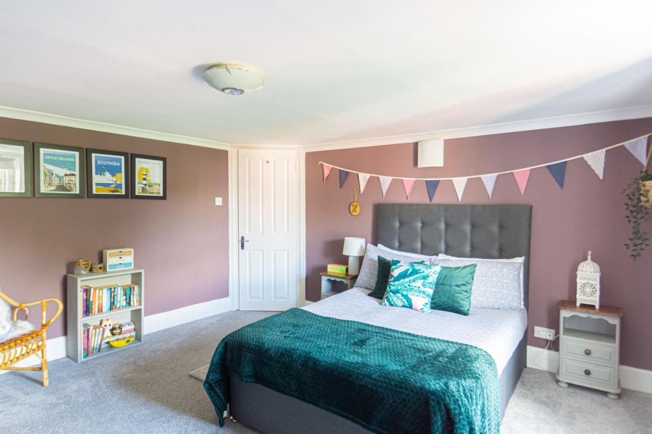 Spacious Split Level Flat In Great Location Portsmouth Exteriör bild