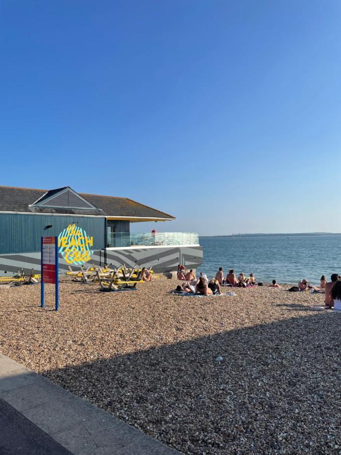 Spacious Split Level Flat In Great Location Portsmouth Exteriör bild